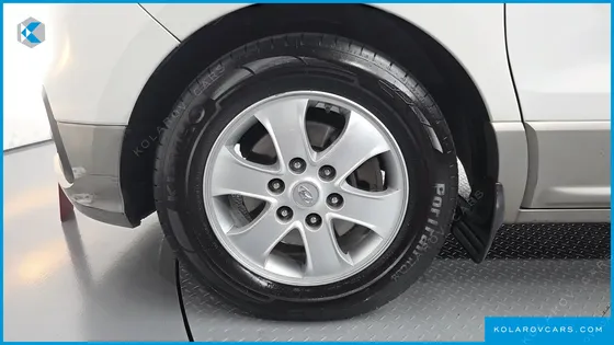 HYUNDAI STAREX WAGON 11-SEATER