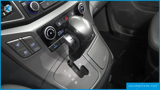 HYUNDAI STAREX WAGON 11-SEATER
