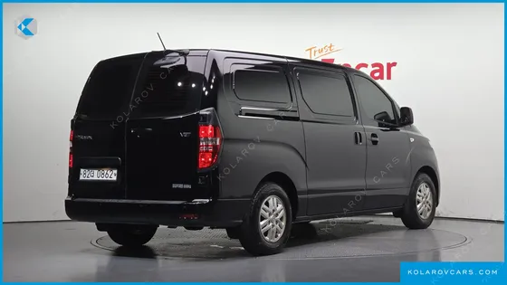 HYUNDAI STAREX VAN 3-SEATER