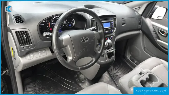 HYUNDAI STAREX VAN 3-SEATER
