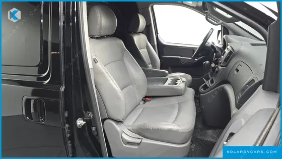 HYUNDAI STAREX VAN 3-SEATER