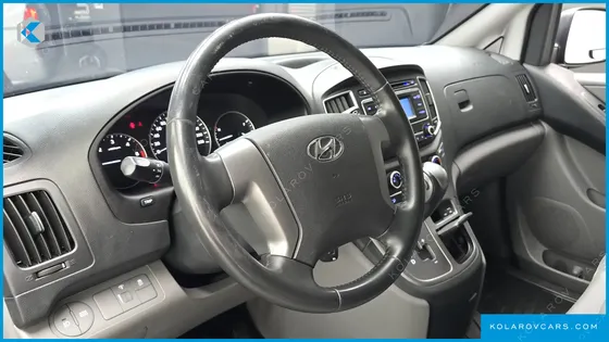 HYUNDAI STAREX VAN 3-SEATER