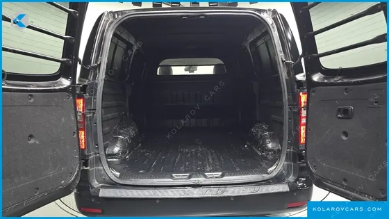 HYUNDAI STAREX VAN 3-SEATER