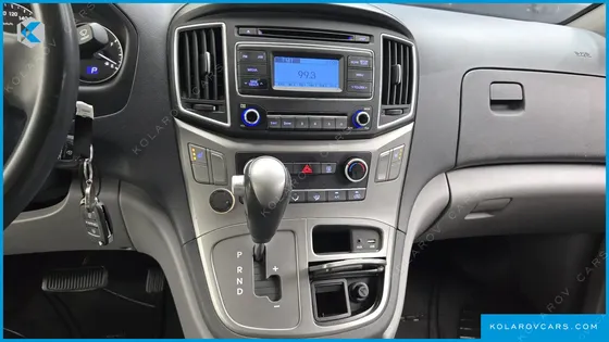 HYUNDAI STAREX VAN 3-SEATER