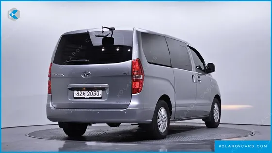 HYUNDAI STAREX VAN 5-SEATER