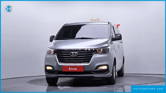 HYUNDAI STAREX VAN 5-SEATER