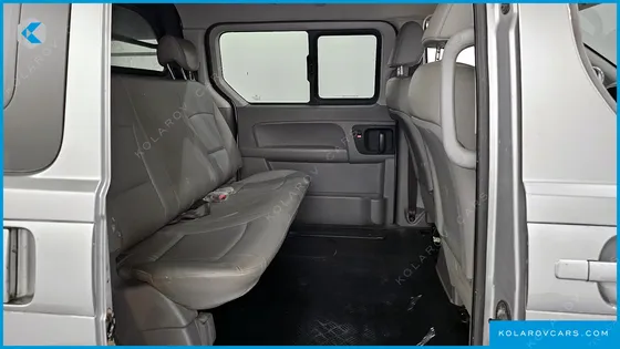 HYUNDAI STAREX VAN 5-SEATER