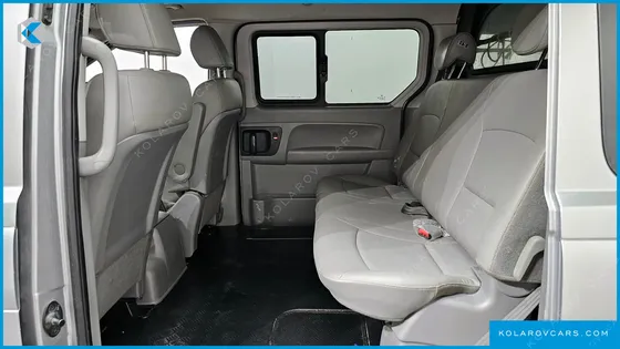 HYUNDAI STAREX VAN 5-SEATER