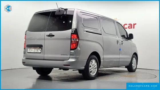 HYUNDAI STAREX VAN 3-SEATER