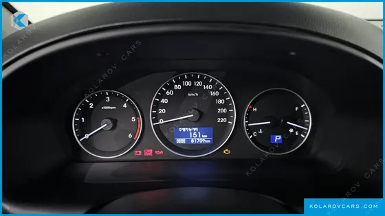 HYUNDAI STAREX VAN 3-SEATER
