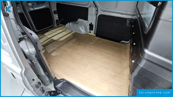 HYUNDAI STAREX VAN 3-SEATER