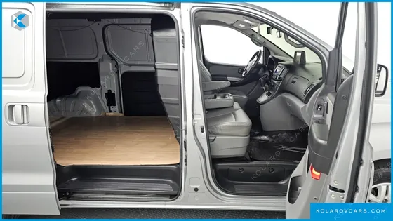 HYUNDAI STAREX VAN 3-SEATER