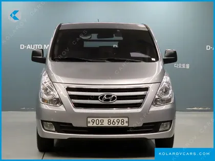 HYUNDAI STAREX 5-SEATER VAN