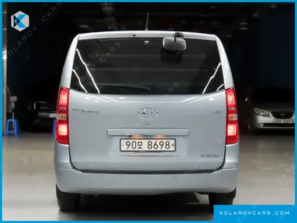 HYUNDAI STAREX 5-SEATER VAN