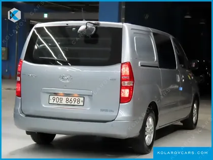 HYUNDAI STAREX 5-SEATER VAN