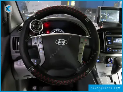 HYUNDAI STAREX 5-SEATER VAN