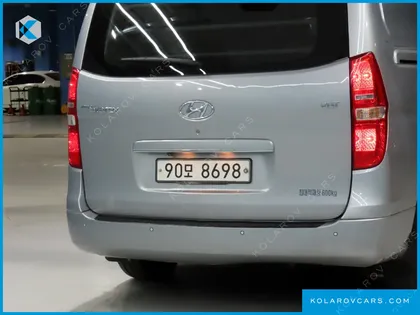 HYUNDAI STAREX 5-SEATER VAN