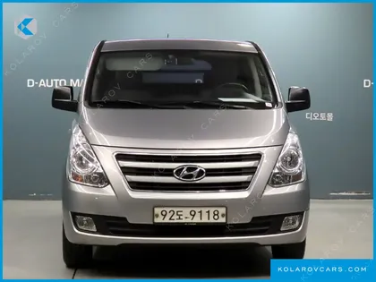 HYUNDAI STAREX 5-SEATER VAN