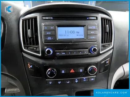 HYUNDAI STAREX 5-SEATER VAN