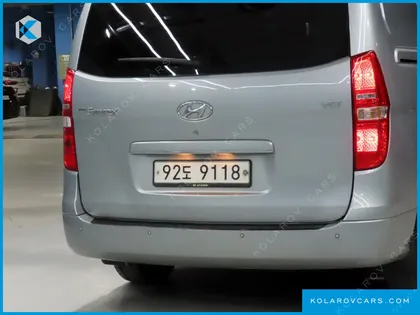 HYUNDAI STAREX 5-SEATER VAN