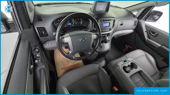 HYUNDAI STAREX VAN 3-SEATER