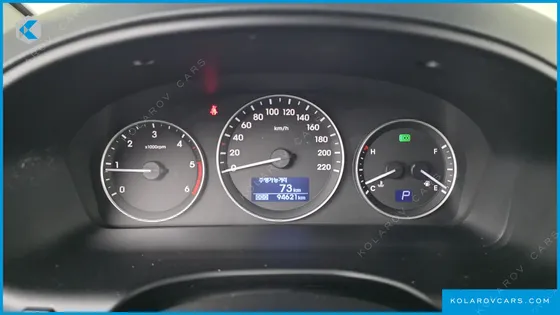 HYUNDAI STAREX VAN 3-SEATER