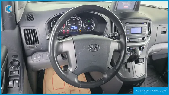 HYUNDAI STAREX VAN 3-SEATER