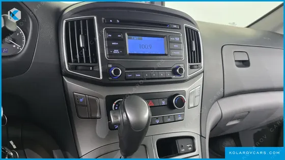 HYUNDAI STAREX VAN 3-SEATER