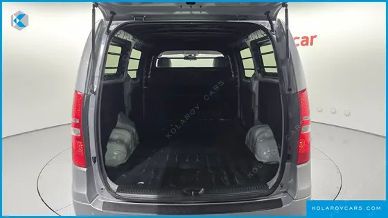 HYUNDAI STAREX VAN 3-SEATER