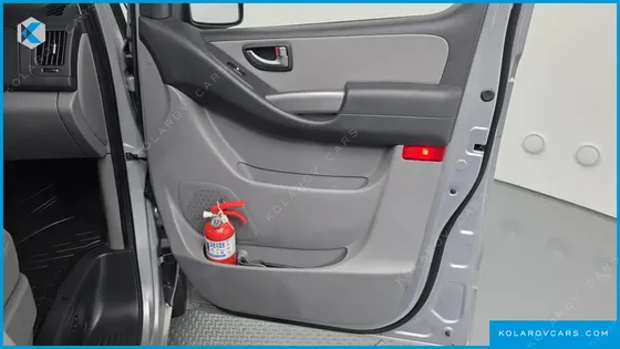 HYUNDAI STAREX VAN 3-SEATER