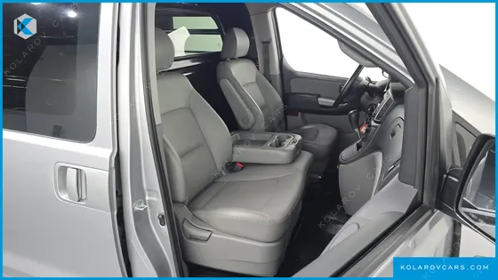 HYUNDAI STAREX VAN 3-SEATER