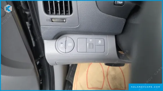 HYUNDAI STAREX VAN 3-SEATER