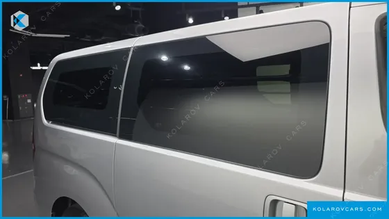 HYUNDAI STAREX VAN 3-SEATER