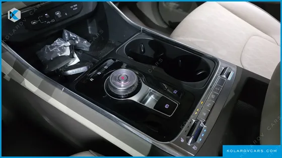 KIA CARNIVAL DIESEL 9-SEATER NOBLESSE