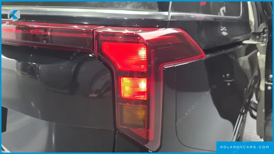 KIA CARNIVAL DIESEL 9-SEATER NOBLESSE