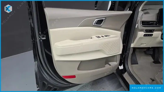 KIA CARNIVAL DIESEL 9-SEATER NOBLESSE