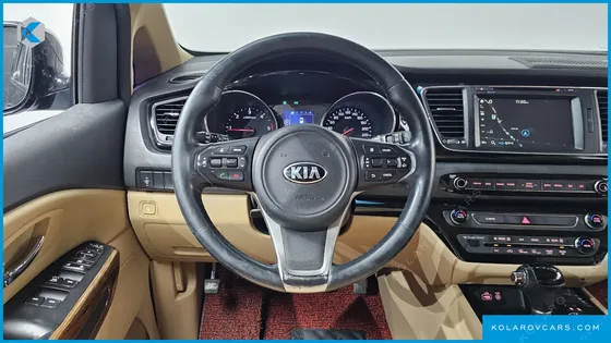 KIA CARNIVAL 9-SEATER HI-LIMOUSINE
