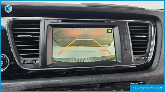 KIA CARNIVAL 9-SEATER HI-LIMOUSINE