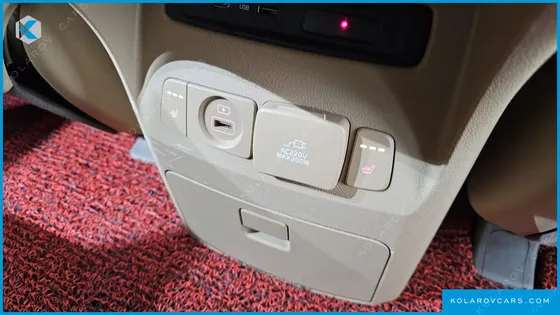 KIA CARNIVAL 9-SEATER HI-LIMOUSINE