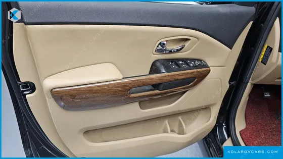 KIA CARNIVAL 9-SEATER HI-LIMOUSINE