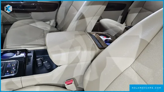 KIA CARNIVAL 9-SEATER HI-LIMOUSINE