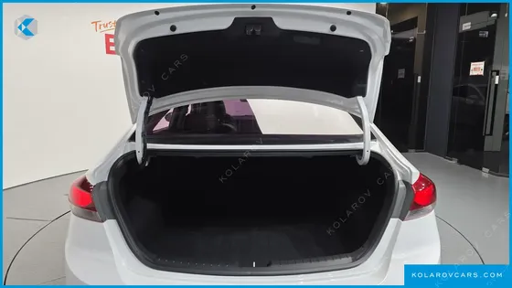 HYUNDAI ELANTRA (AVANTE) 1.6 GDI SMART