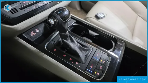 KIA CARNIVAL 9-SEATER PRESTIGE