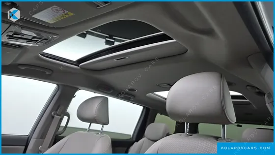 KIA CARNIVAL 9-SEATER PRESTIGE