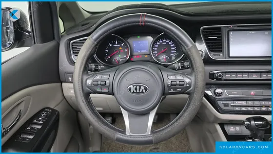 KIA CARNIVAL 9-SEATER PRESTIGE