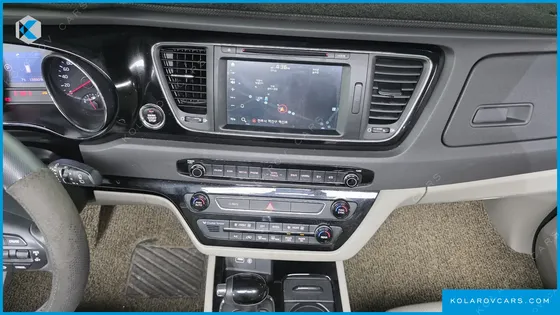 KIA CARNIVAL 9-SEATER PRESTIGE