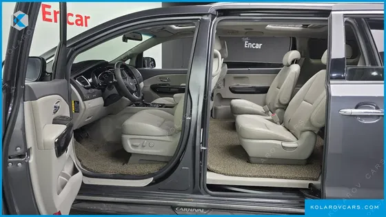 KIA CARNIVAL 9-SEATER PRESTIGE
