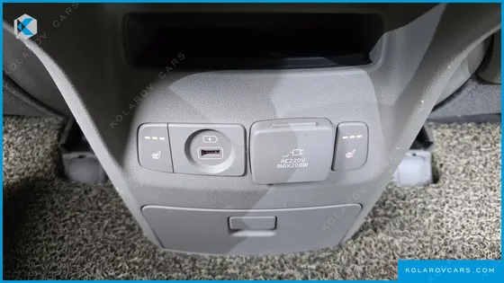 KIA CARNIVAL 9-SEATER PRESTIGE