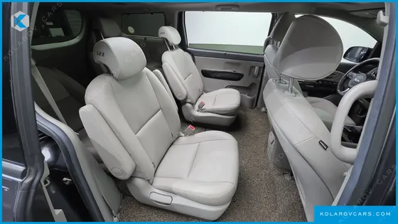 KIA CARNIVAL 9-SEATER PRESTIGE