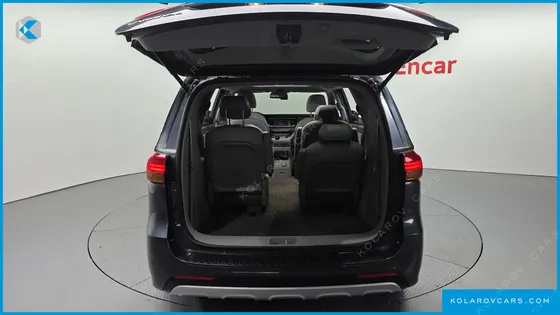 KIA CARNIVAL 9-SEATER PRESTIGE